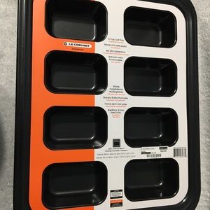 Le Creuset 8 cup mini loaf tray
